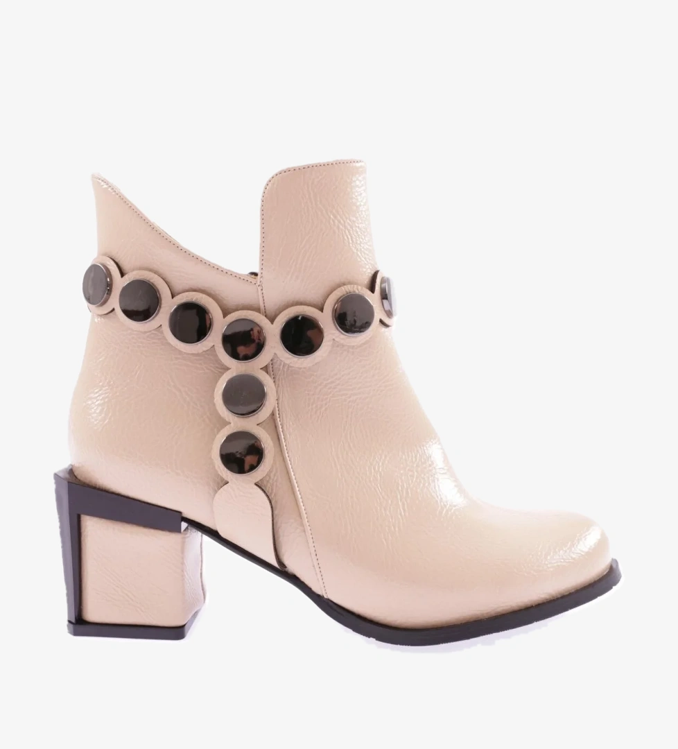 810-22K Kadin Toka Detayli Topuklu Bot