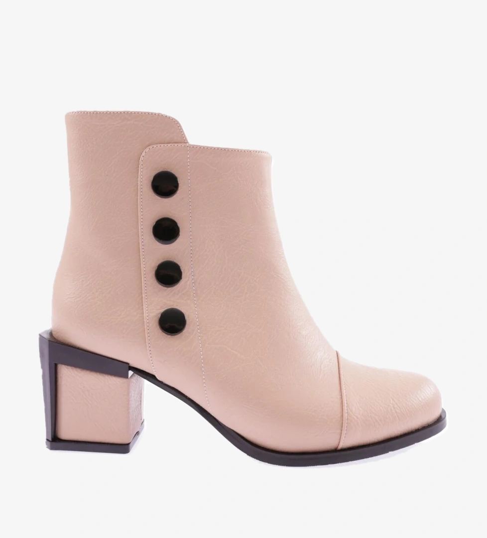 725-22K Kadin Aksesuar Detayli Topuklu Bot