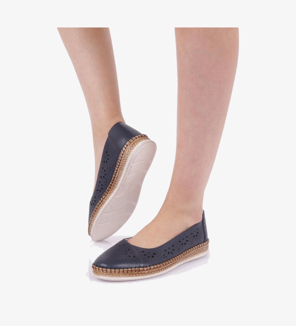 Dgn P24-22Y KADIN SOFT ANATOMIC FOOTWEAR DERİ BABET model görseli