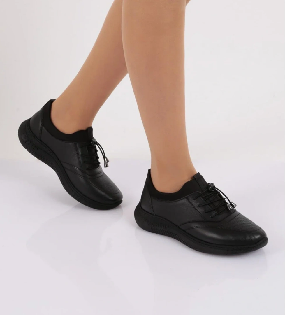 8001 Kadin Lastik Bağcikli Comfort Ayakkabi