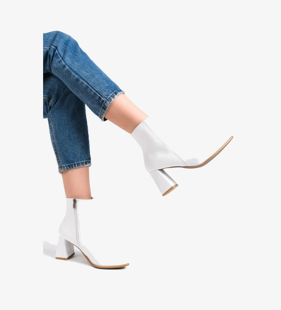 Modabuymuş Kairobi Mat Kalın Topuklu Bot model görseli