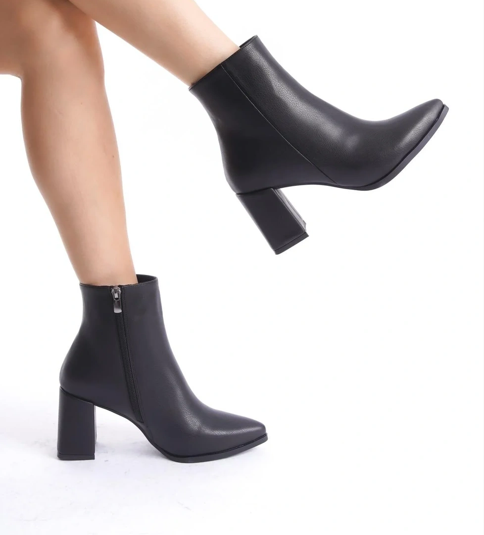 Kairobi Siyah Mat Kalın Topuklu Bot