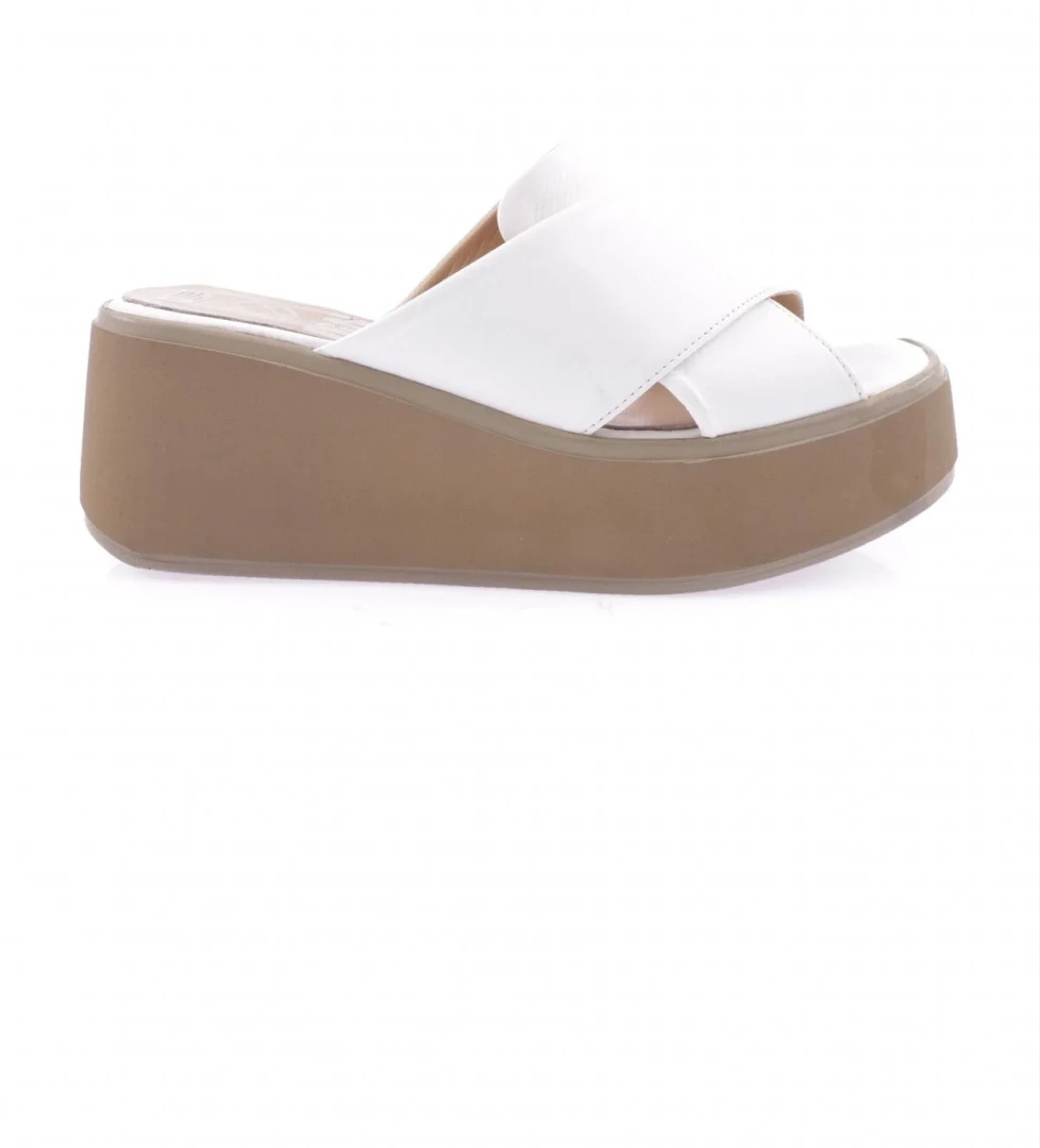 Dgn 5802 Kadin Çapraz Bantli Kalin Taban Terlik model görseli