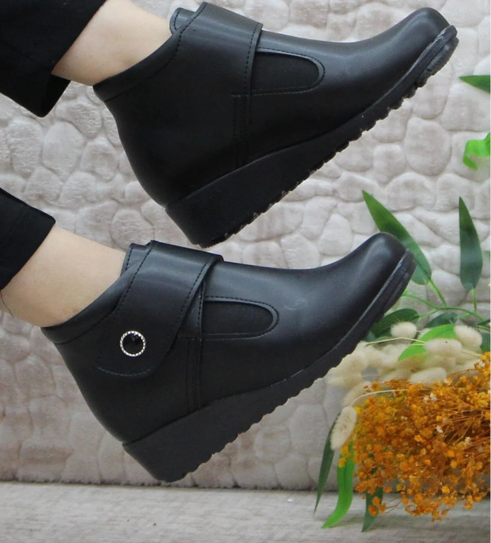 Mehmet Mete 3253 08 Çırtlı Kaymaz Taban Günlük Kadın Bot model görseli