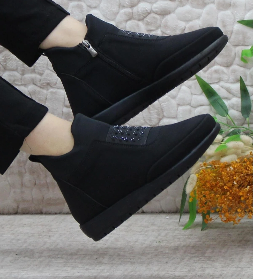 Mehmet Mete 4239 Comfort Taş Detaylı Fermualı Kaymaz Taban Kadın Bot model görseli