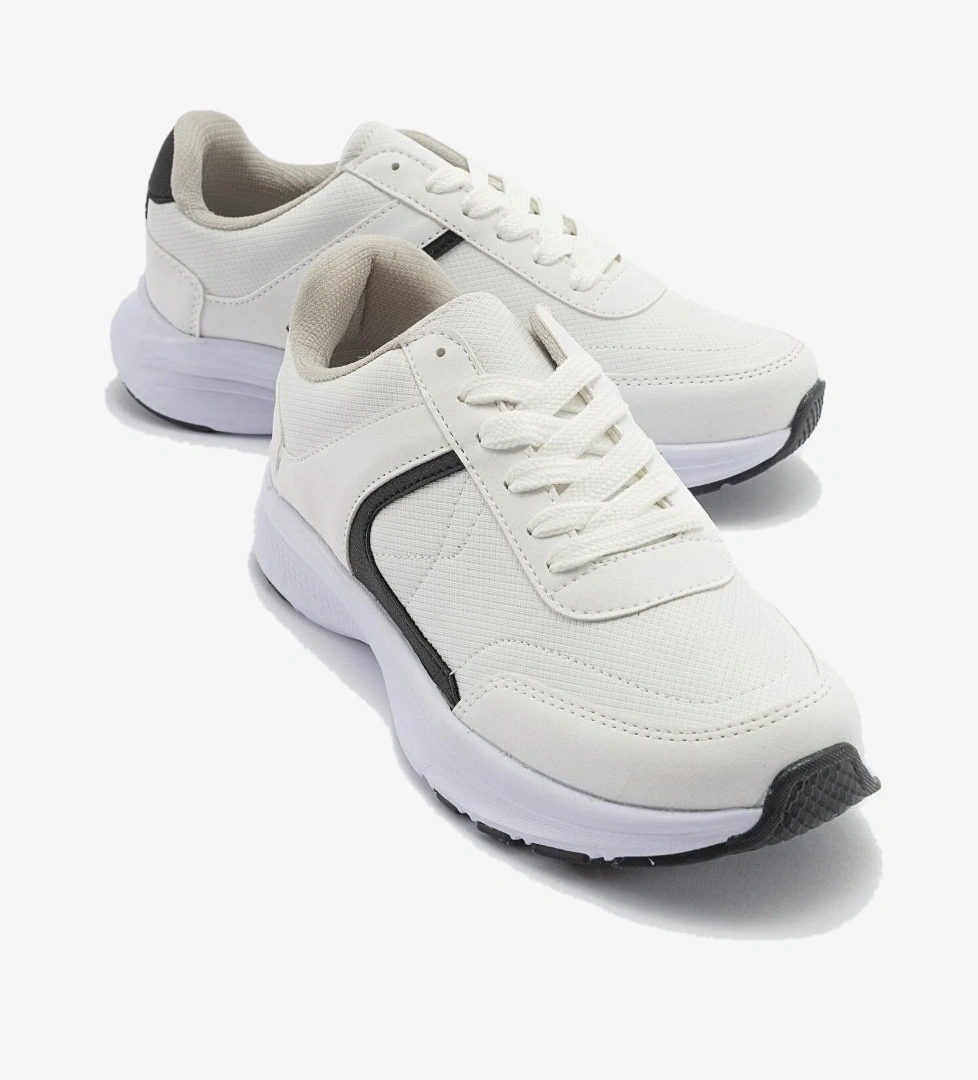 Kaydırmaz Kadın Spor Ayakkabı BEYAZ SİYAH