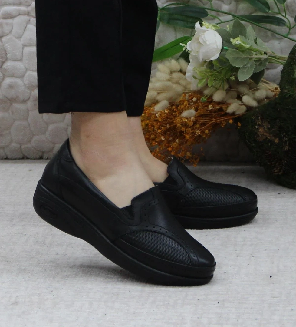 Mehmet Mete 4152 Comfort Hakiki Deri Kemik Çıkıntısına Özel Kadın Ayakkabı model görseli