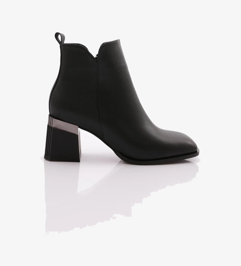 Dgn 601 Kadin Topuklu Bot model görseli