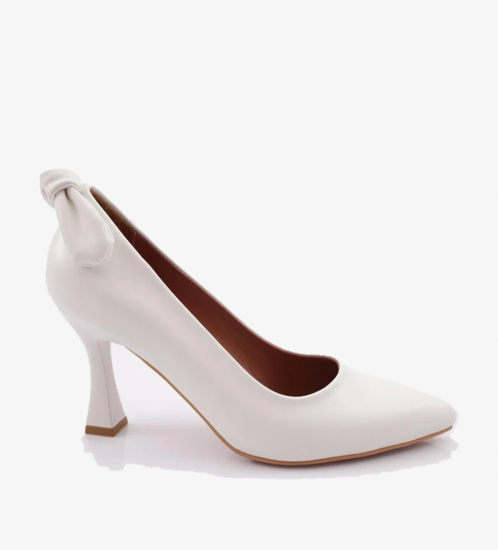 Dgn 700 Kadin Sivri Burun Parmak Dekolteli Arka Fiyonklu Kadeh Topuk Ayakkabi model görseli