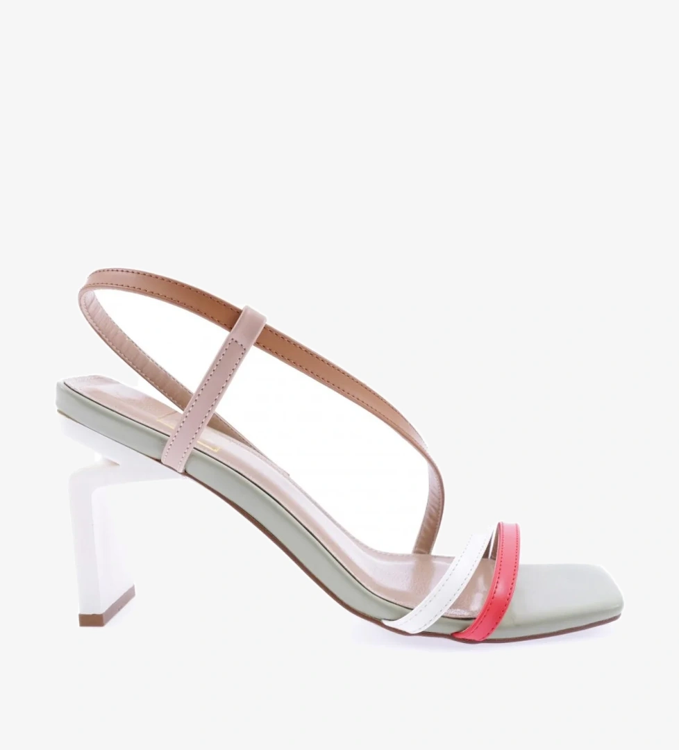 K9002 Kadin Küt Burun Çapraz Bantli Topuklu Sandalet