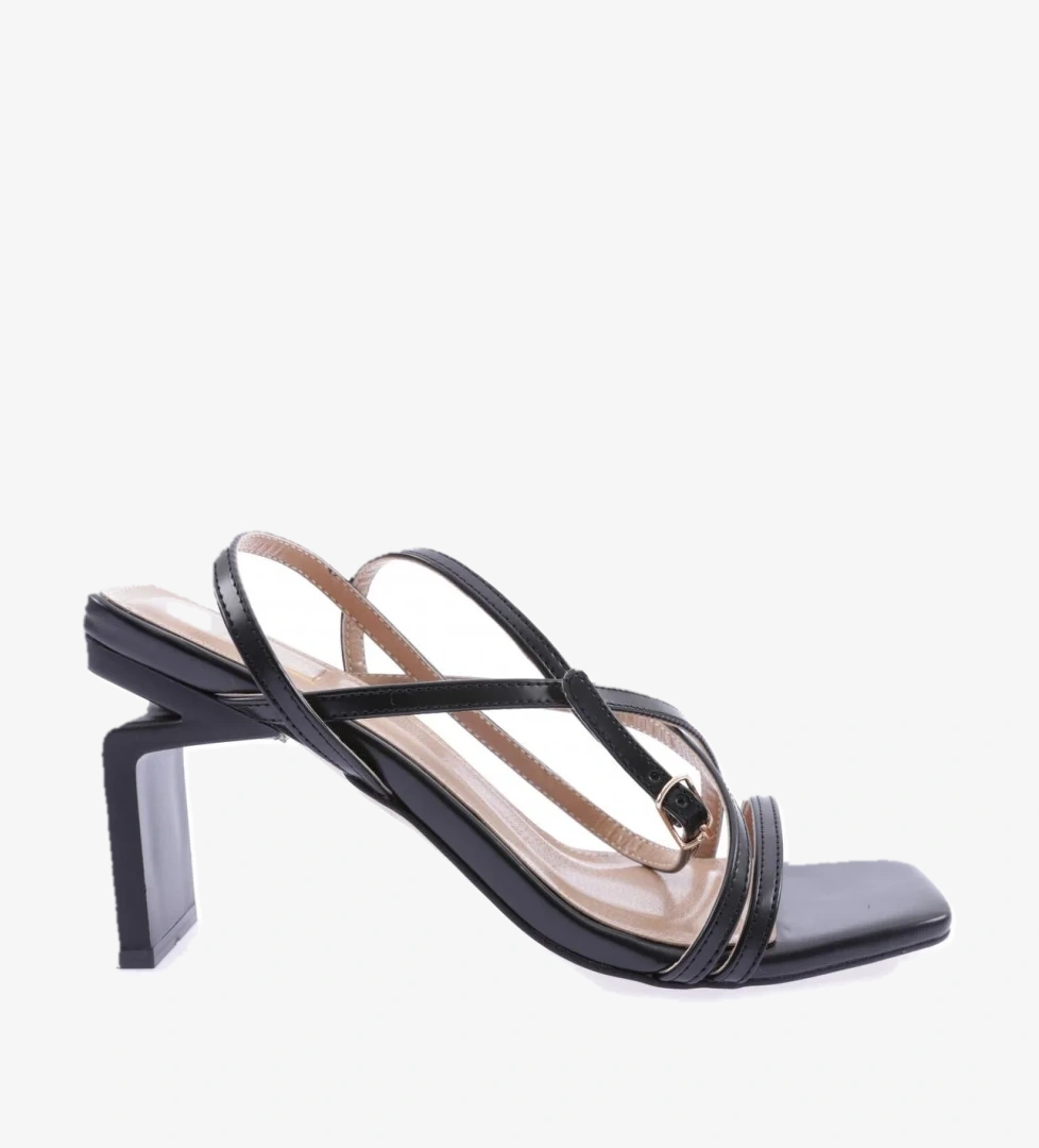 K9001 Kadin Küt Burun Çapraz Bantli Topuklu Sandalet - Görsel 1