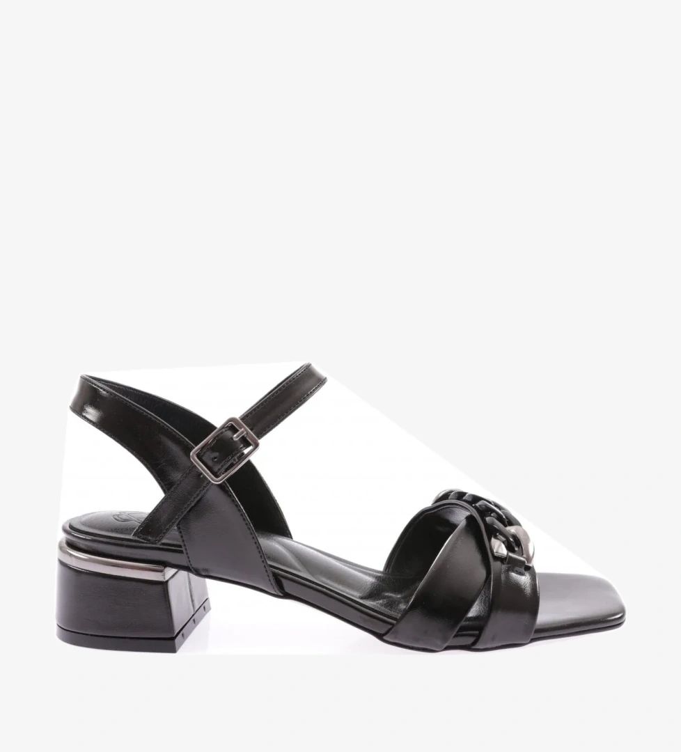 352-23Y Kadin Burgu Aksesuarli Alçak Topuklu Sandalet