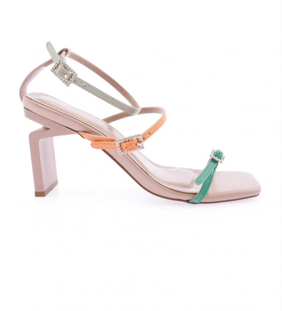 K9004 Kadin Küt Burun Bantli Topuklu Sandalet