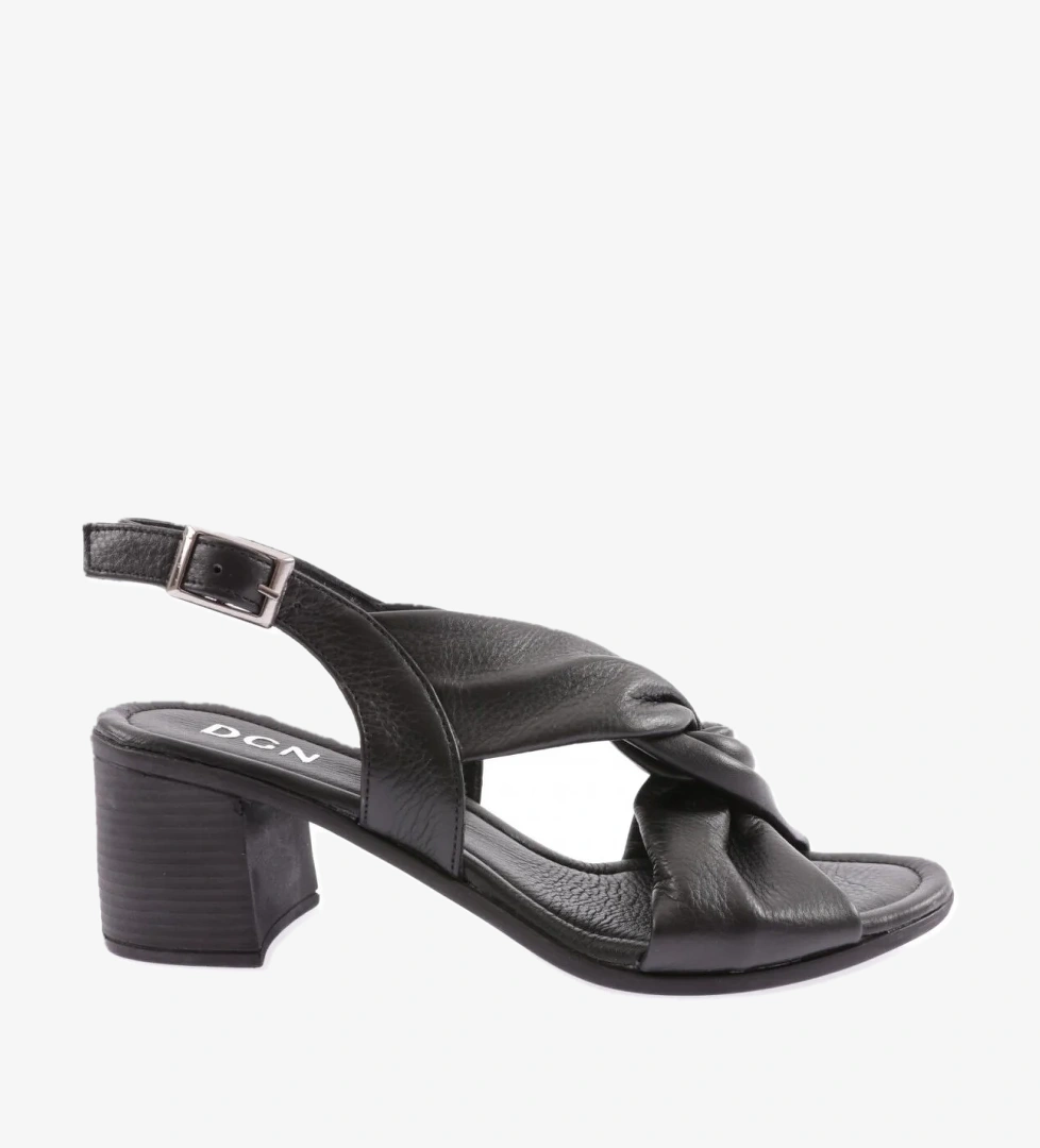 Dgn 15-01 23Y Kadin Büzgülü Çapraz Bantli Topuklu Sandalet model görseli