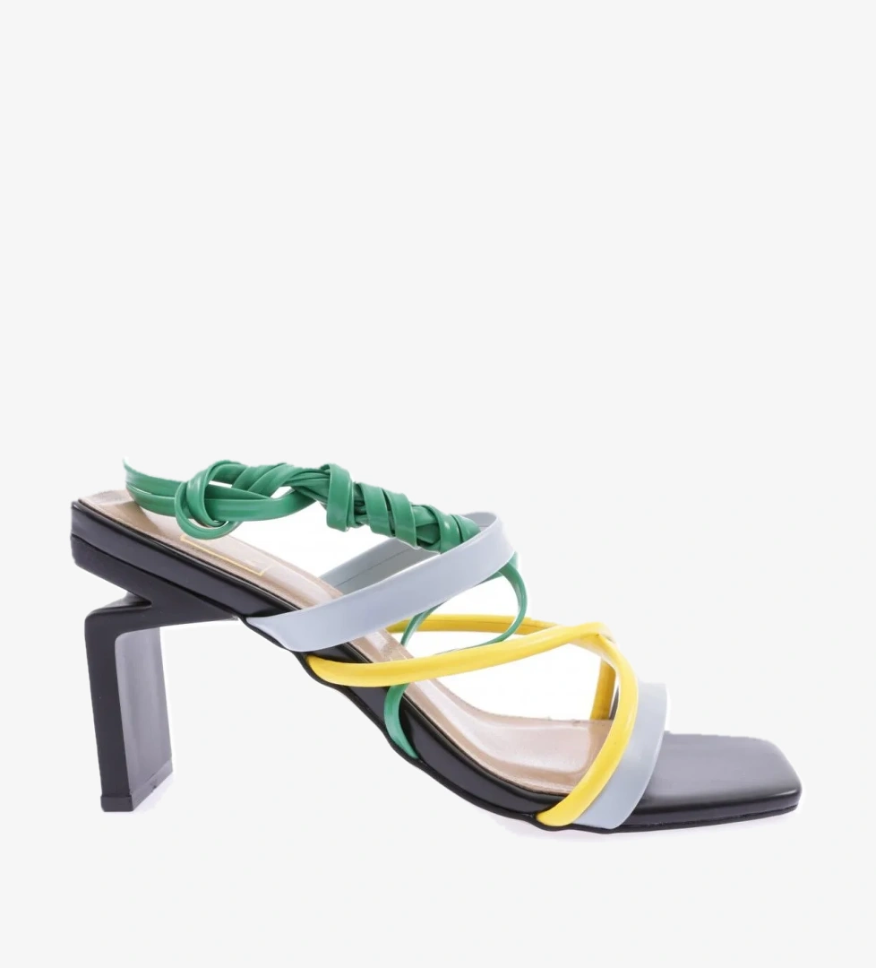 K9000 Kadin Küt Burun Çapraz Bantli Topuklu Sandalet