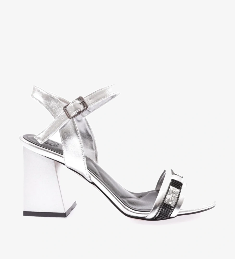 Dgn 809-23y Kadin Bantli Taşli Topuklu Sandalet model görseli