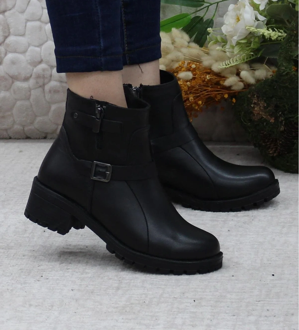 42831 Siyah Orijinal Hakiki Deri İçi Kürklü Kaymaz Taban Kadın Bot - Görsel 1