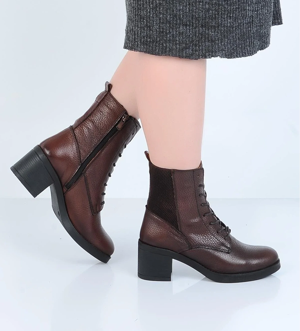 240607 Kauçuk %100 Deri 6Cm Topuklu Kadın Bot