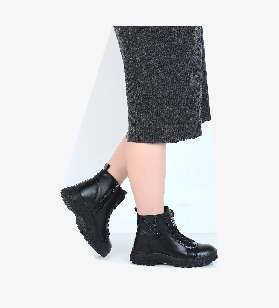 Twi̇ngo Twingo 7135 Siyah Nova Kürklü Kadın Düz Bot model görseli