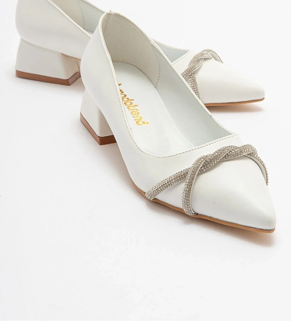 Çapraz Taşlı Kadın Topuklu Ayakkabı BEYAZ CİLT