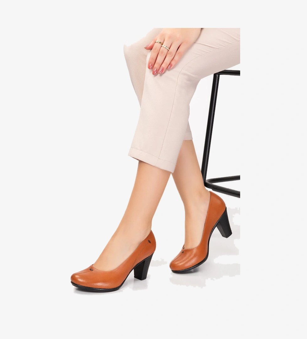 Gondol Kundura Gondol Kadın Hakiki Deri Klasik Topuklu Ayakkabı Vdt.660 model görseli