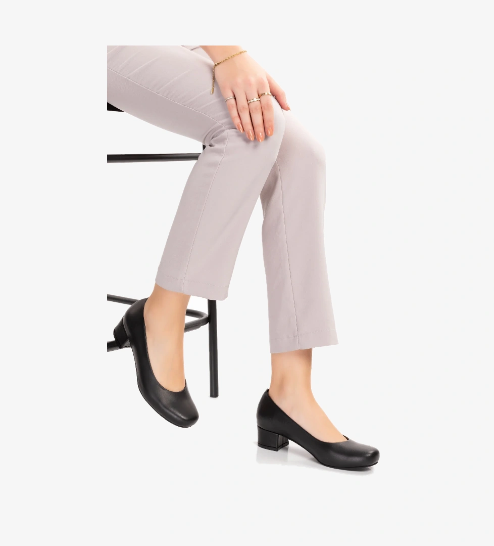 Gondol Kundura Gondol Kadın Hakiki Deri Rahat Topuklu Hostes Ayakkabı Şhn.0242 model görseli