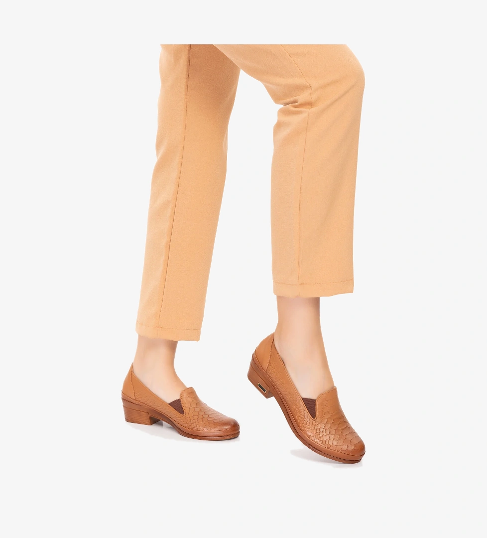 Gondol Hakiki Deri Kısa Topuklu Lastik Detaylı Ayakkabı msa.65