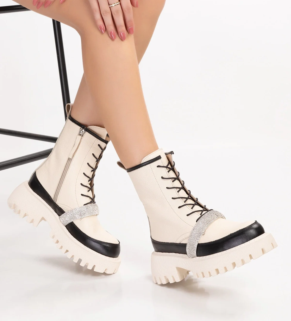 Gondol Kadın Hakiki Deri Kalın Topuklu Hafif Taş Detaylı Şık Bot rg.88222