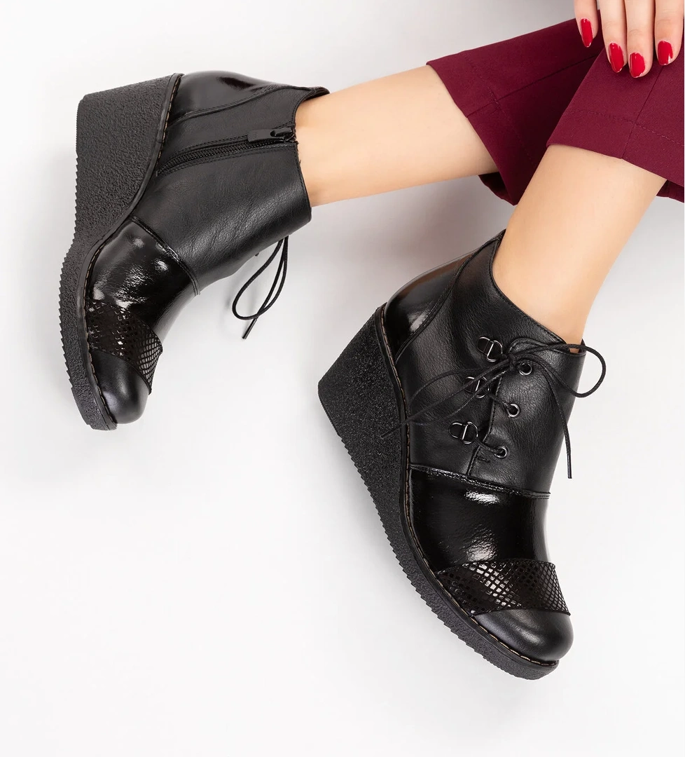 Gondol Kadın Hakiki Deri parlak Rugan Detaylı Rahat Bot ell.7141