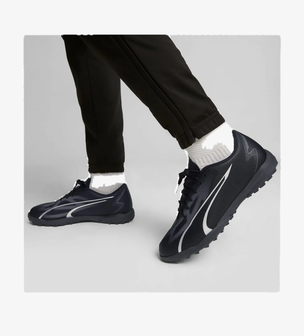 Puma Puma Ultra Play Erkek Siyah Ayakkabısı Halı (107528-02) Saha Kramponu model görseli