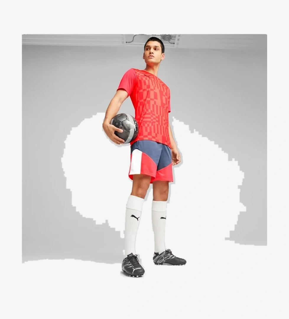 Puma Attacanto Erkek Siyah Krampon (107477-01) model görseli