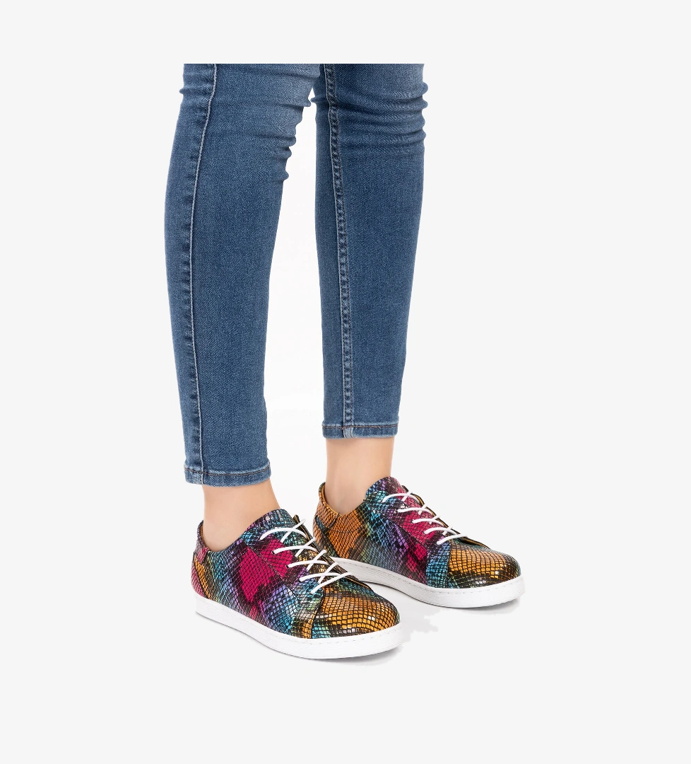 Gondol Kadın Hakiki Deri Desen Detaylı Günlük Rahat Ayakkabı gnd.109