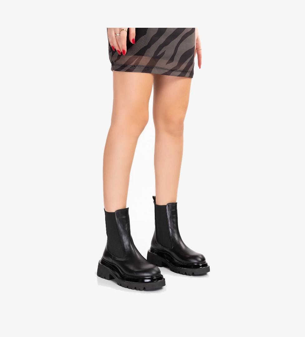 Gondol Kundura Gondol Kadın Hakiki Deri Lastikli Günlük Çekme Bot rg.88270 model görseli