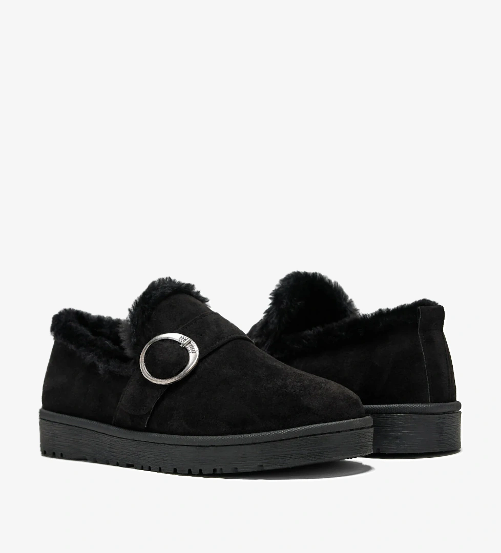 Kadın Siyah Süet Rahat Kalıp İçi Kürklü Tokalı Kısa Bot