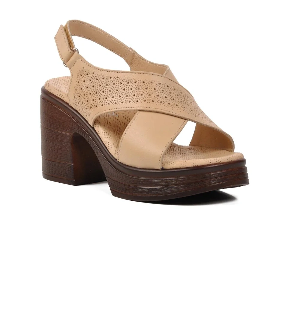 523001 Bej Hakiki Deri Kadın Topuklu Sandalet