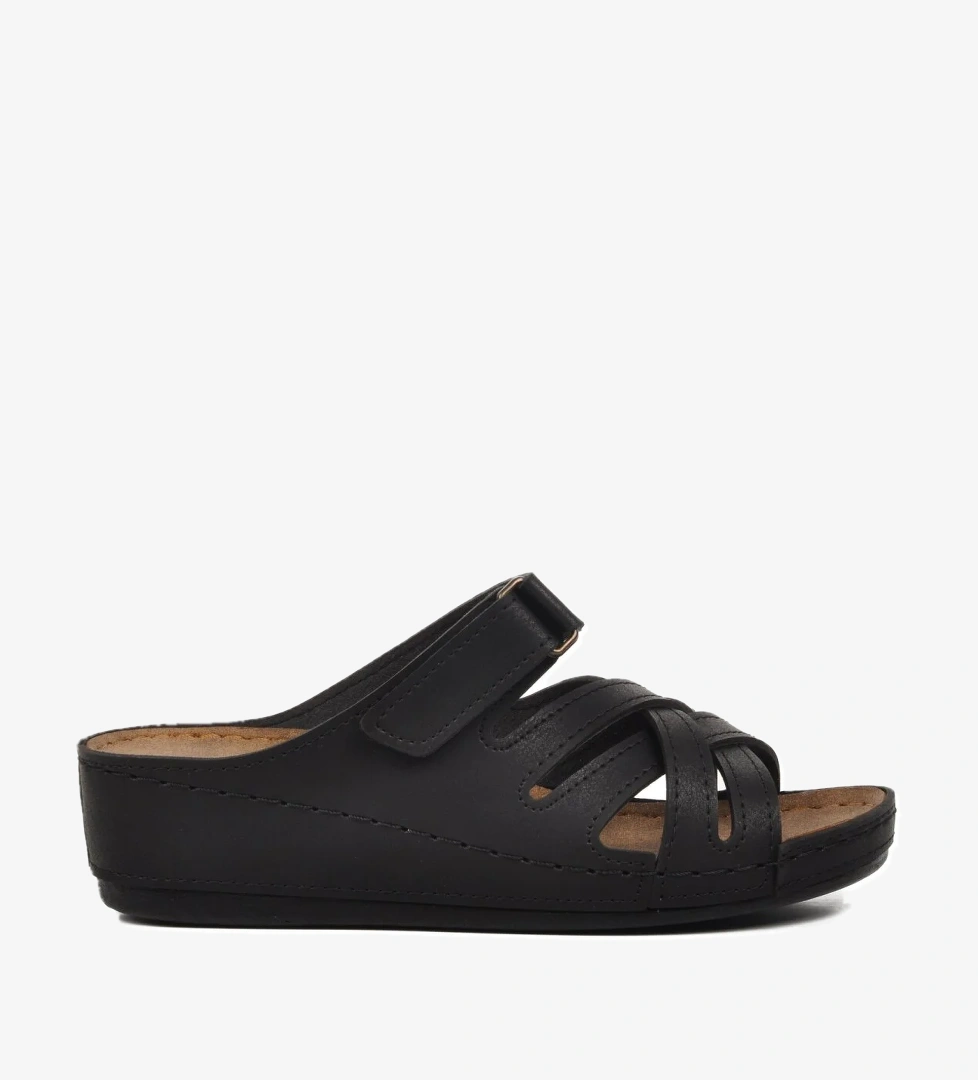 09-977 Siyah Kadın Dolgu Topuk Terlik