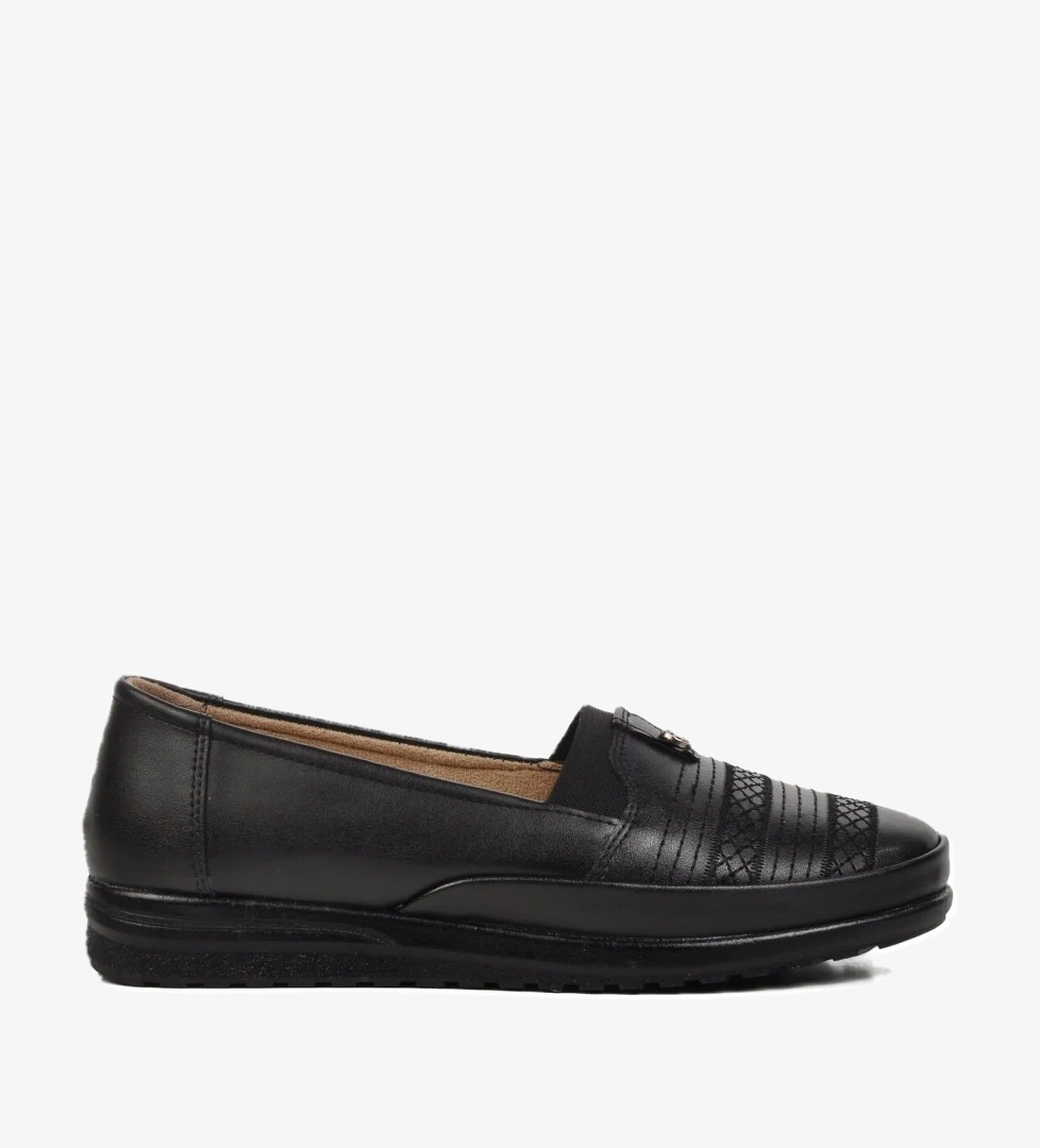 190 Siyah Hakiki Deri Kadın Günlük Ayakkabı