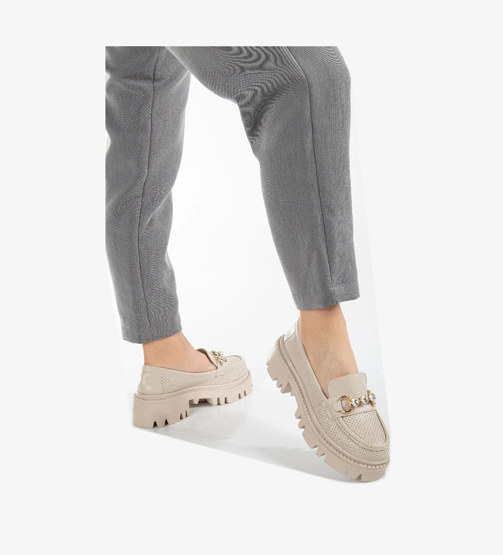 Kadın Ten Cilt Rahat Kalıp Yüksek Poli Taban Önü Tokalı Loafer