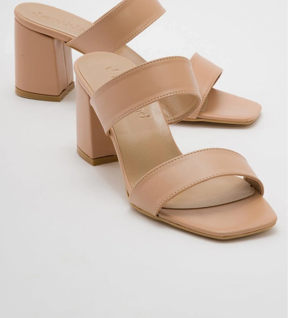 Ccway Kadın Küt Burunlu Ci̇lt model görseli