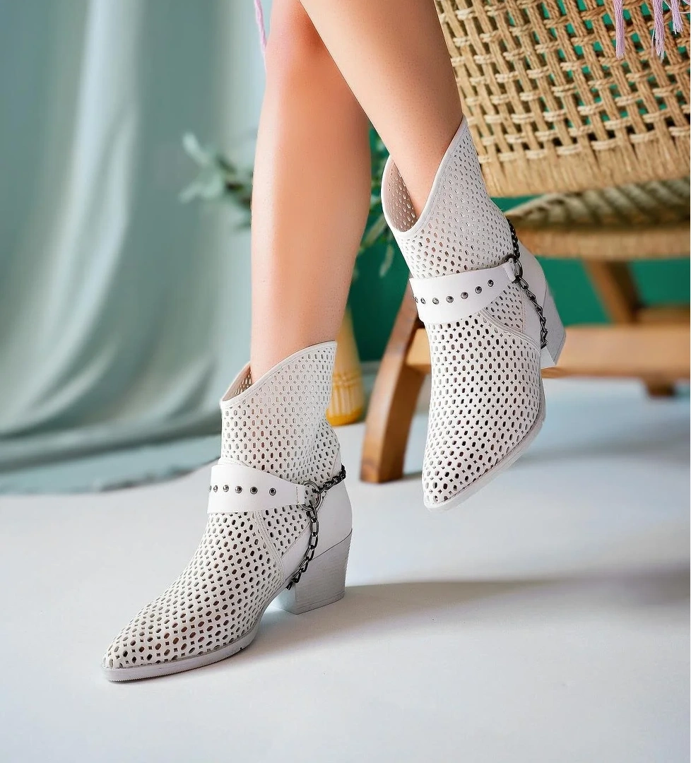 BURNİNG Garantili Kadın Lazer Kesim Zincir Detaylı Delikli Kovboy Yazlık Topuklu Festival Bot