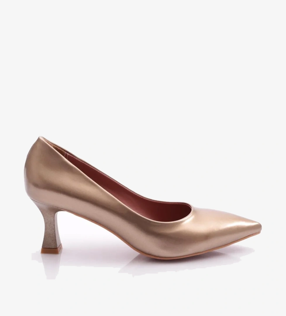 320 Sivri Burun Parmak Dekolteli Topuklu Ayakkabi - Görsel 1