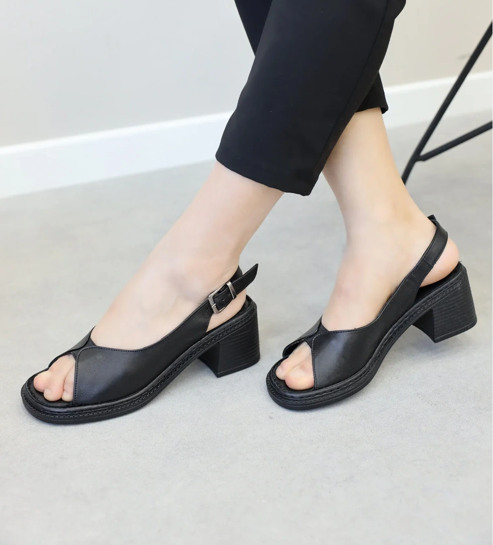 Fast Step Hakiki Deri Kadın Klasik Sandalet 621ZA906 model görseli