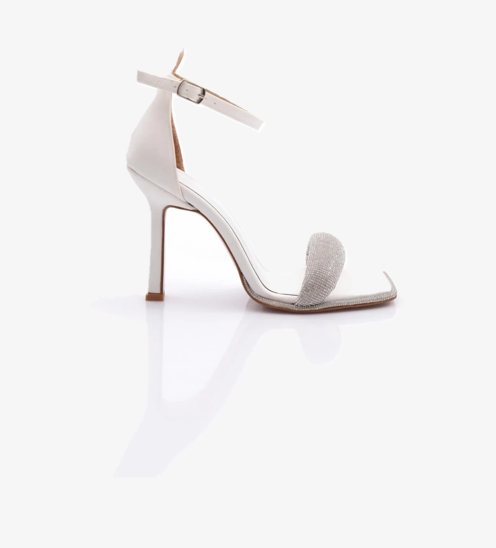 Dgn 2028 Kadin Kalin Silver Taş Bantli Bilekten Kemer Bağlamali Arkasi Kapali Topuklu Sandalet model görseli