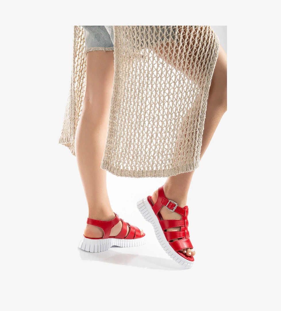Kadın Kırmızı Kalın Poli Taban Bilekten Bağlamalı Üç Bantlı Sandalet