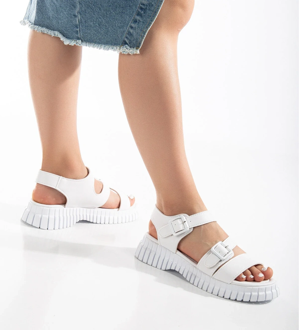 Kadın Beyaz Kalın Poli Taban Çift Tokalı Tek Bantlı Sandalet