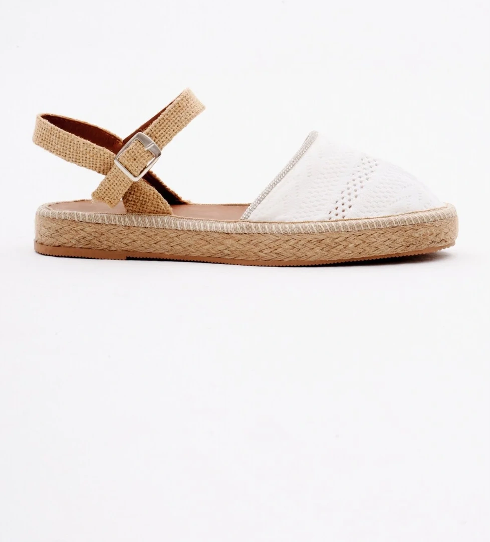 Kadın Beyaz Önü Kapalı Bilekten Bağlamaı Hasır Triko Sandalet