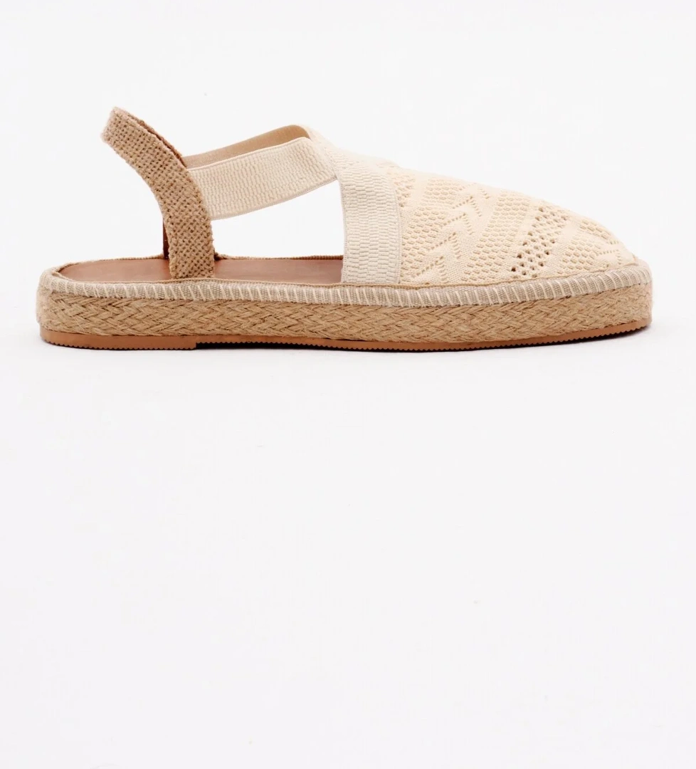 Kadın Bej Önü Kapalı Çapraz Şeritli Hasır Hasır Triko Sandalet