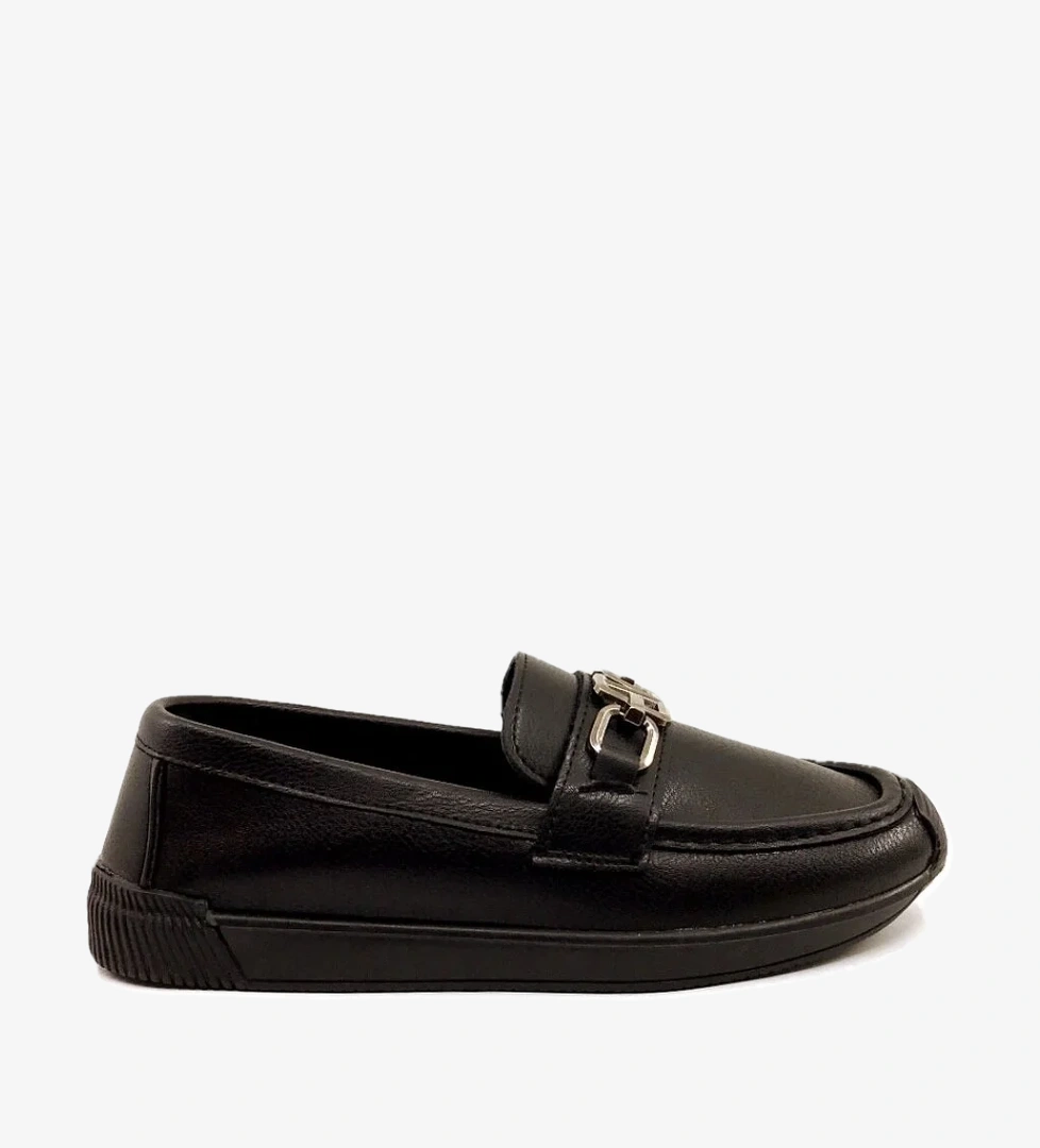 Ayakkabımood CC 100 Siyah V Tokalı Bayan Babet Ayakkabı model görseli