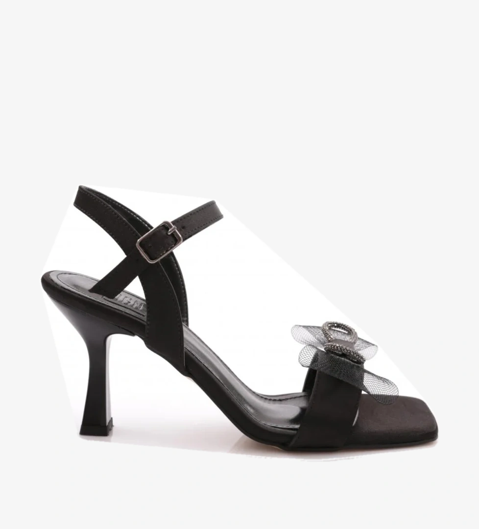 Dgn 802 Kadin Kurdela Desenli Topuklu Ayakkabi model görseli