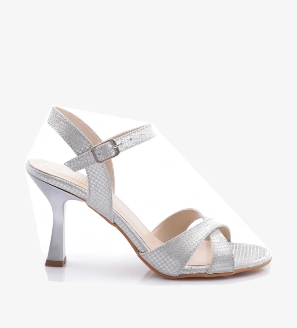 Dgn 910 Kadin Bilekten Bağlamali Topuklu Ayakkabi model görseli